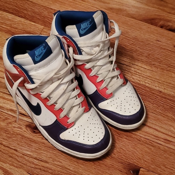 Sneakers - Picture 2 of 2